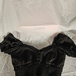 Alice + Olivia Black Textured Crop Top